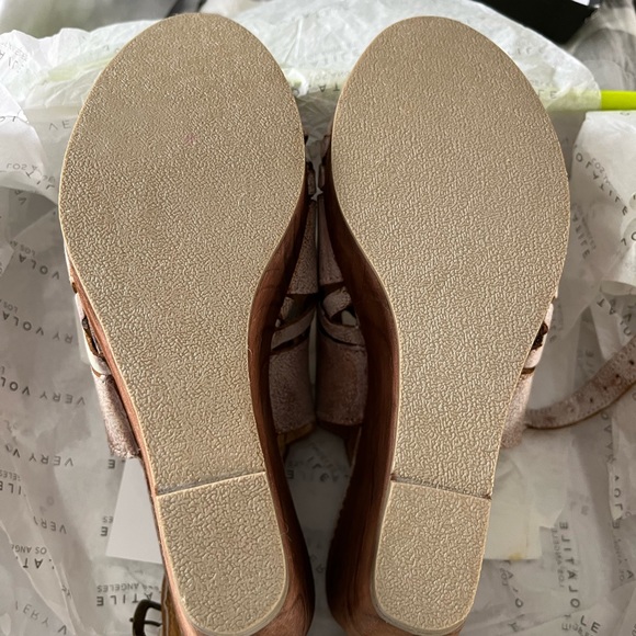 Very Volatile wedge Sandals. Sz 10 - Picture 3 of 7